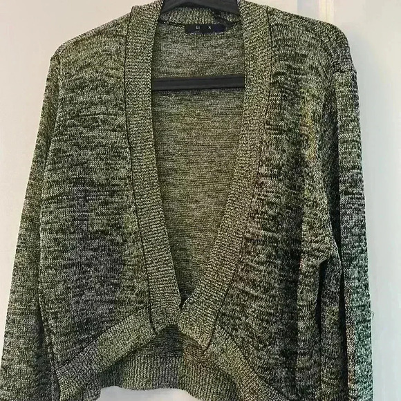 Women Top - Picture 2 of 5